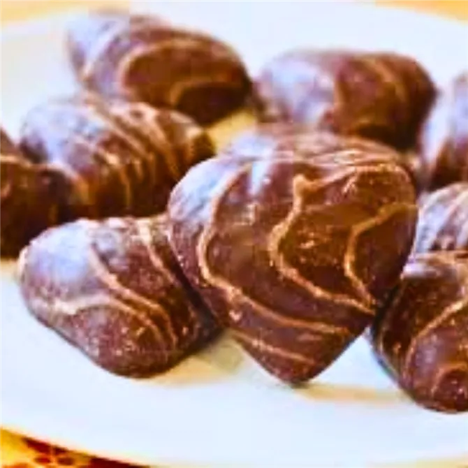 Lebkuchen Hearts Filled Dark